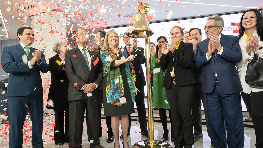 BOLSA DE VALORES DE LIMA REALIZA CAMPANAZO POR 100 AÑOS DE FERREYCORP